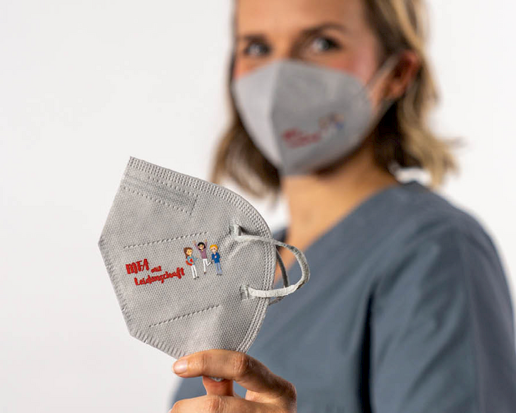 Masken in der Arztpraxis: Patienten können per Hausrecht verpflichtet werden